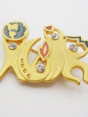 Vintage gold tone Brooch Pin signed T & T 2000 AD Millennium